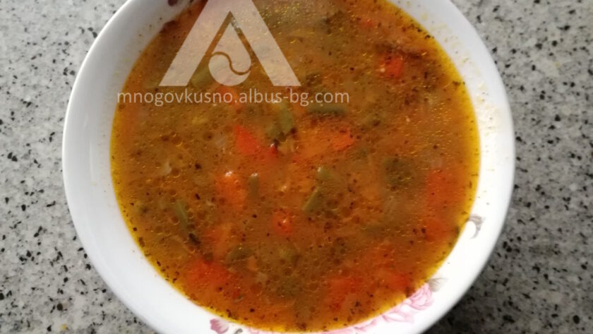 Наистина вкусна рецепта за постна яхния от замразен зелен фасул.