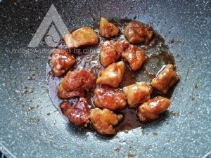 Стъпка 5 - приготвяне на терияки пиле.