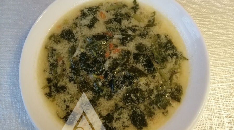 Лесна рецепта за постна спаначена супа с ориз.