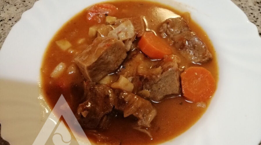 Традиционна ирландска рецепта за много вкусна телешка яхния.